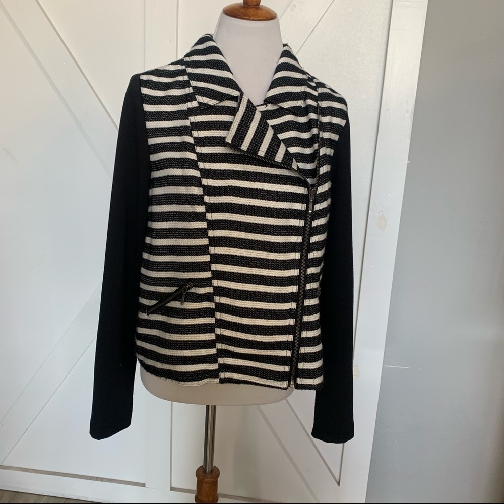 Black & white striped jacket - Picture 6 of 11